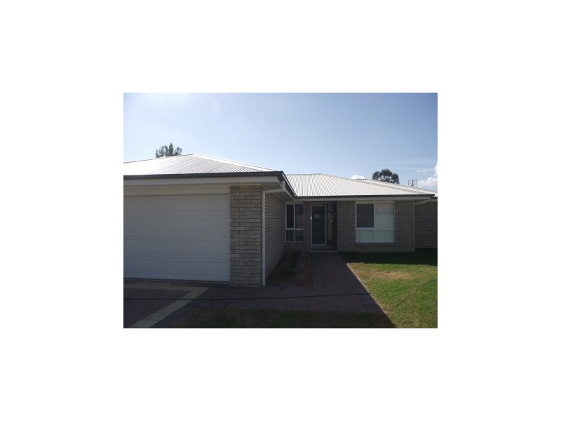 7 Rex Aubrey, Parkes NSW 2870