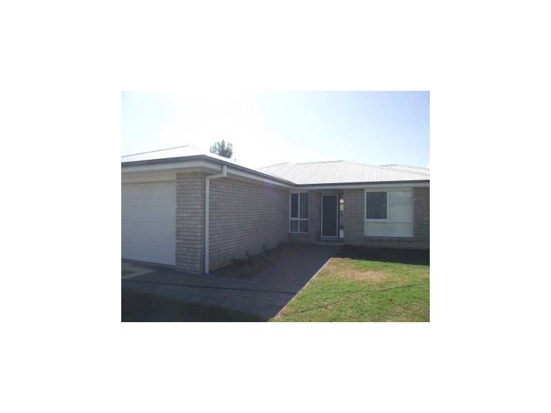 7 Rex Aubrey, Parkes NSW 2870