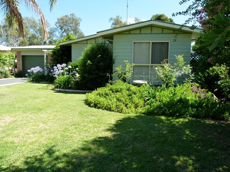 86 Reymond, Forbes NSW 2871