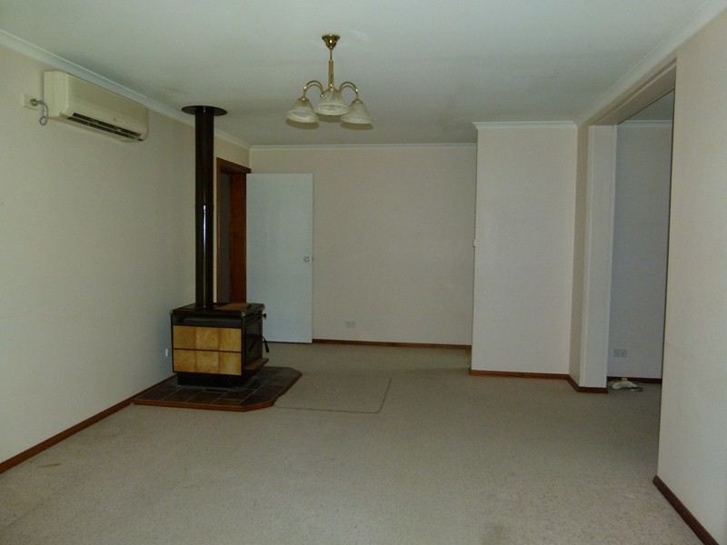 86 Reymond, Forbes NSW 2871