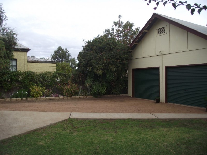 90 Euchie Street, Peak Hill NSW 2869