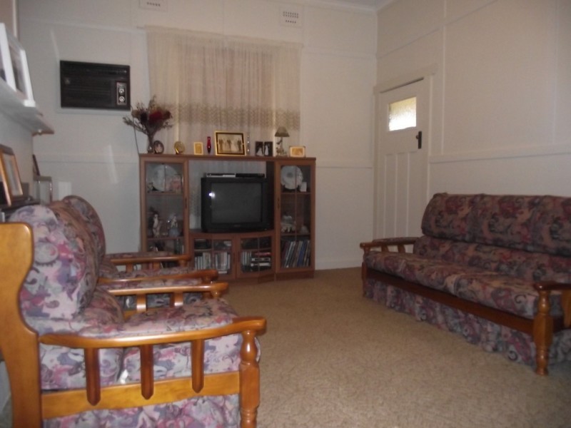 90 Euchie Street, Peak Hill NSW 2869