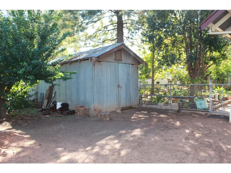 90 Euchie Street, Peak Hill NSW 2869