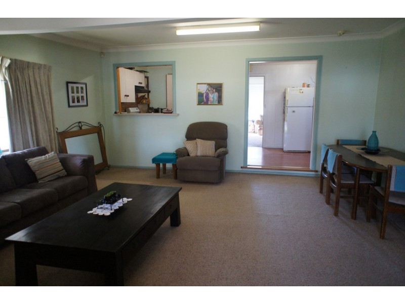 4 Porter Street, Parkes NSW 2870