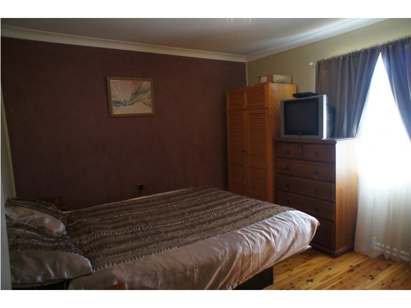 4 Porter Street, Parkes NSW 2870