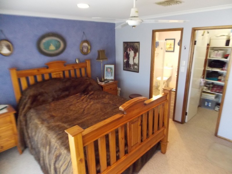 16 Vaucluse Place, Parkes NSW 2870