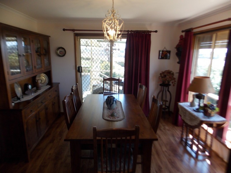 16 Vaucluse Place, Parkes NSW 2870