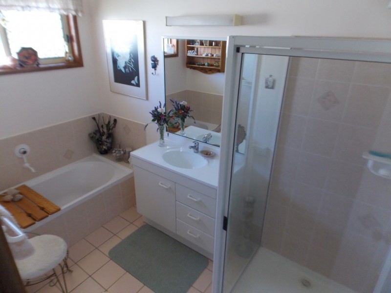 16 Vaucluse Place, Parkes NSW 2870