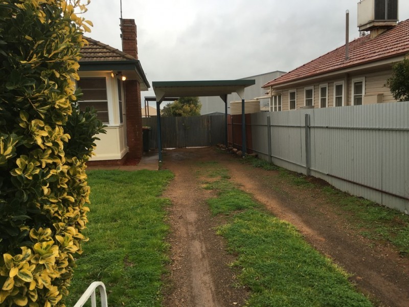 24 Clarinda St, Parkes NSW 2870