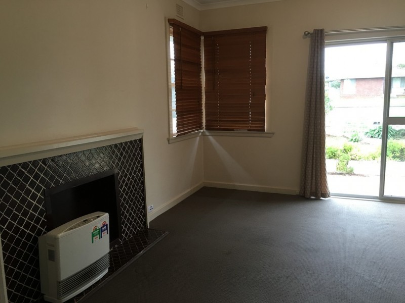 24 Clarinda St, Parkes NSW 2870