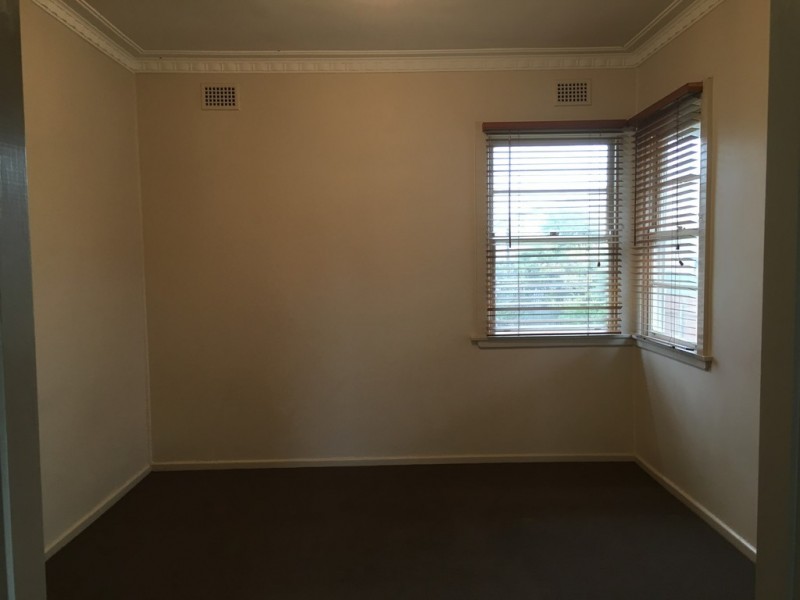 24 Clarinda St, Parkes NSW 2870