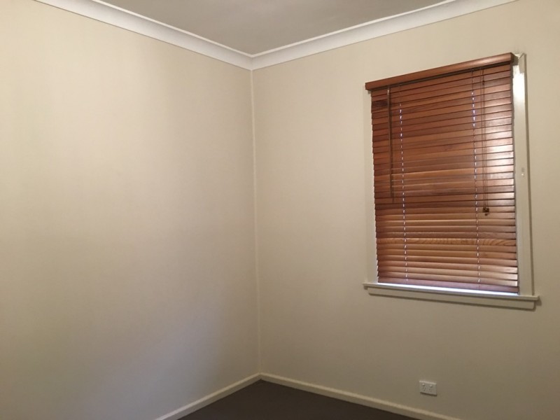 24 Clarinda St, Parkes NSW 2870
