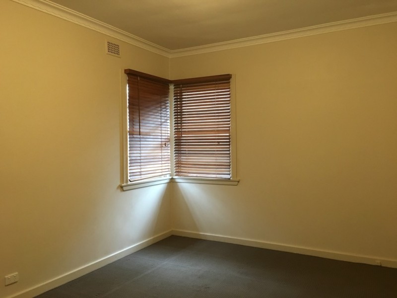 24 Clarinda St, Parkes NSW 2870