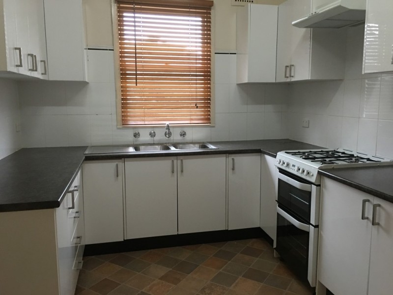 24 Clarinda St, Parkes NSW 2870