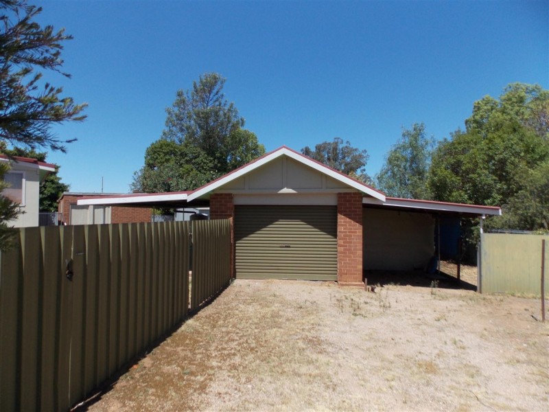 77 Victoria Street, Parkes NSW 2870