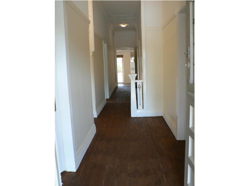 83 Bogan Street, Parkes NSW 2870