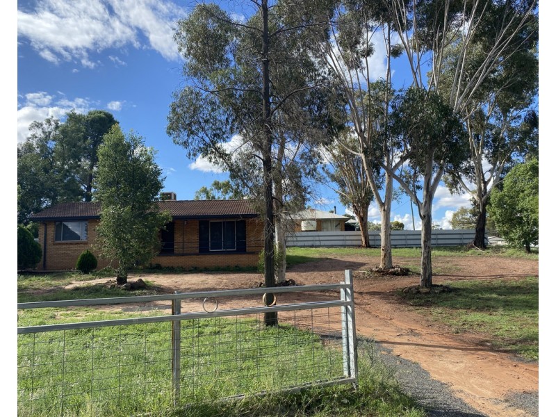 3 Stenhouse Street, Condobolin NSW 2877