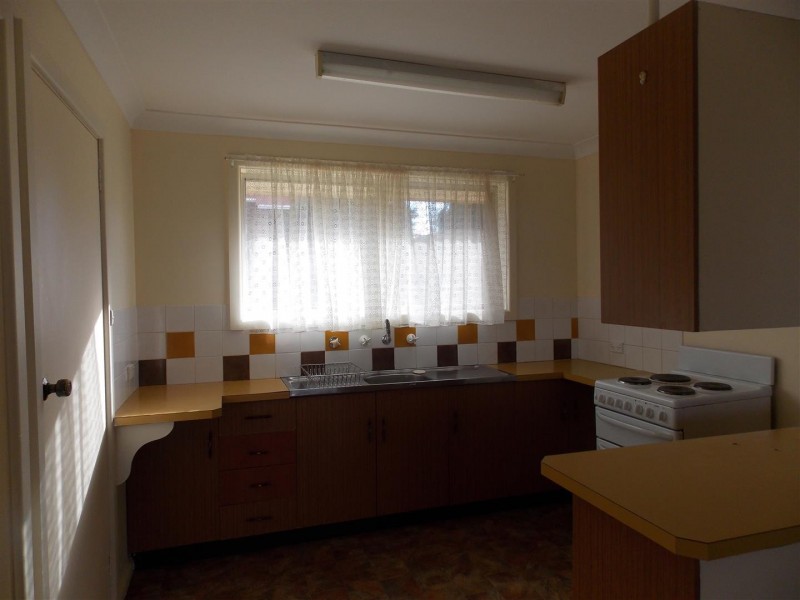 14 Jones Street, Parkes NSW 2870