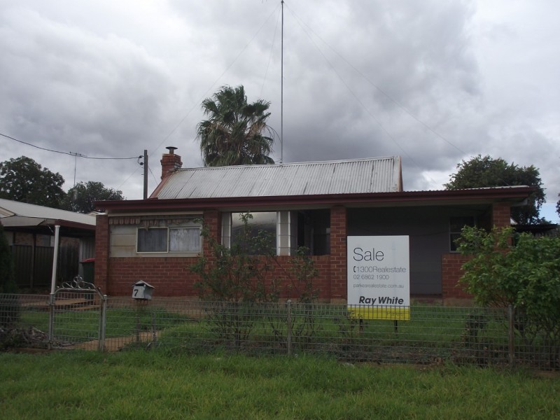 77 Hill Street, Parkes NSW 2870