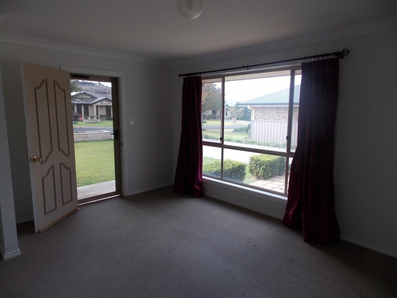 2 Noonan Street, Parkes NSW 2870