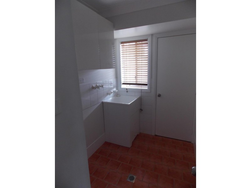 2 Noonan Street, Parkes NSW 2870
