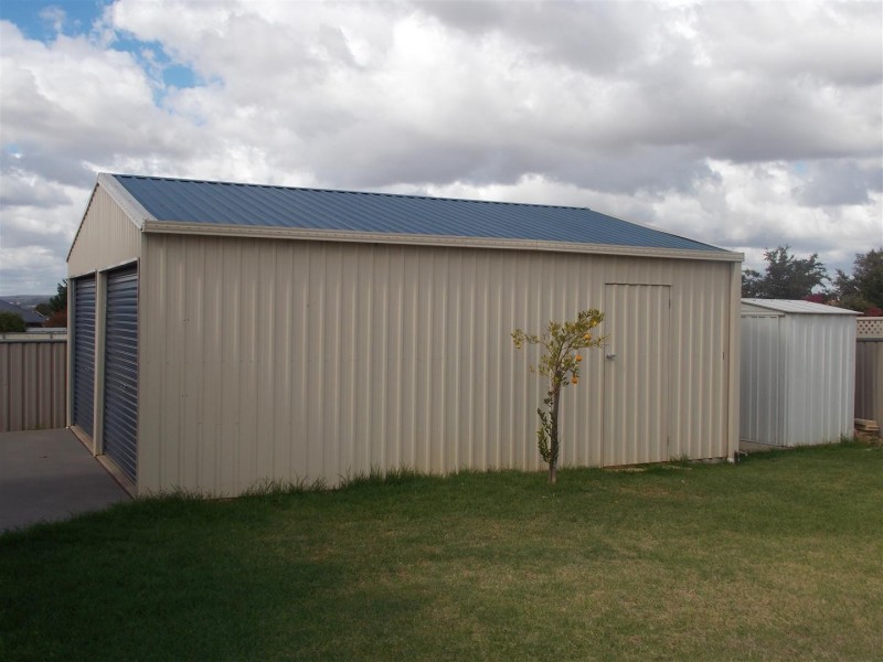 2 Noonan Street, Parkes NSW 2870