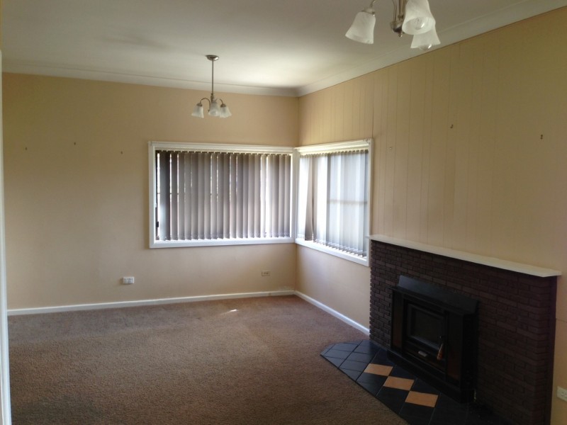 13 Captain Wilson Ave, Parkes NSW 2870
