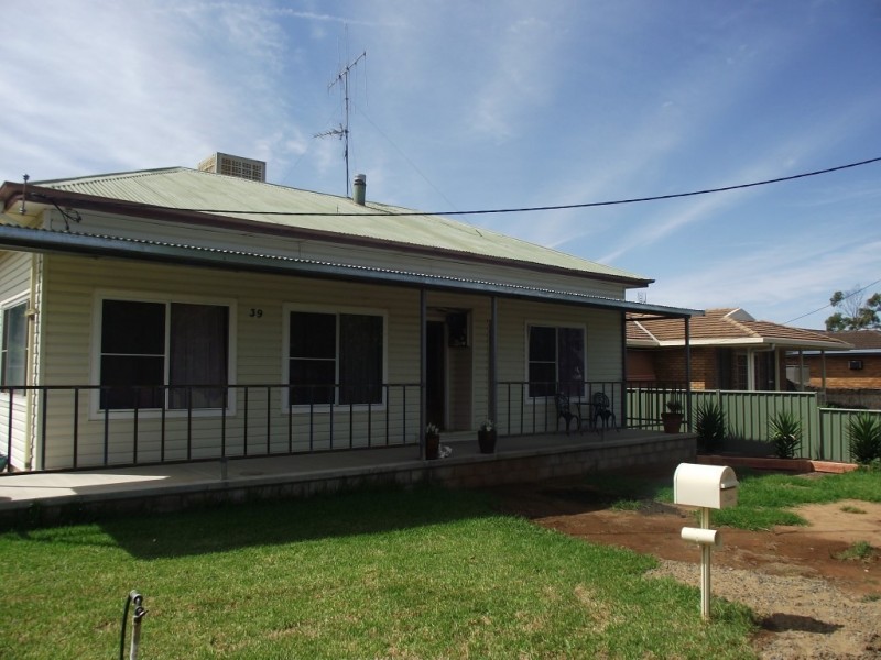 39 Thornbury Street, Parkes NSW 2870