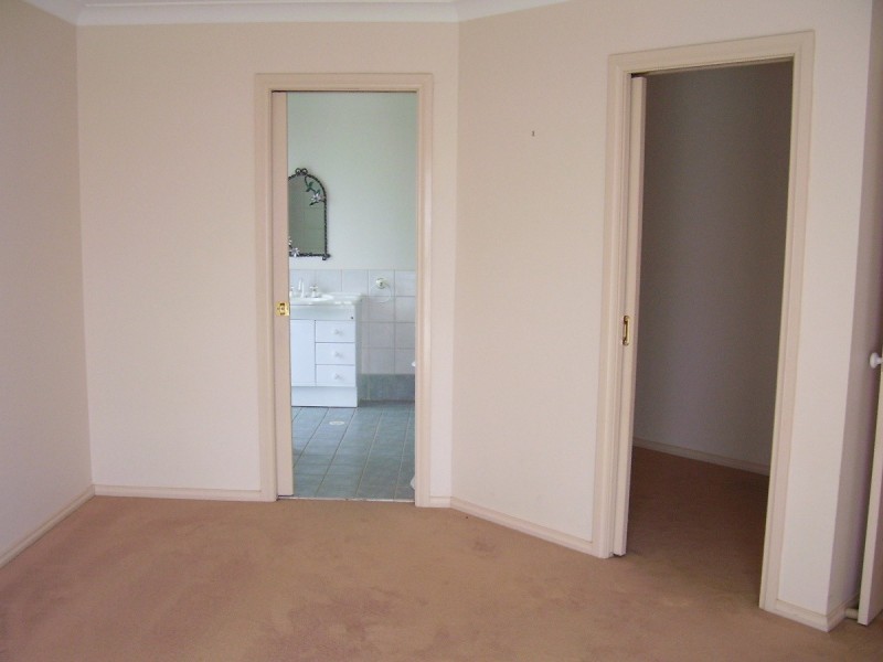 14 Coronation Avenue, Parkes NSW 2870