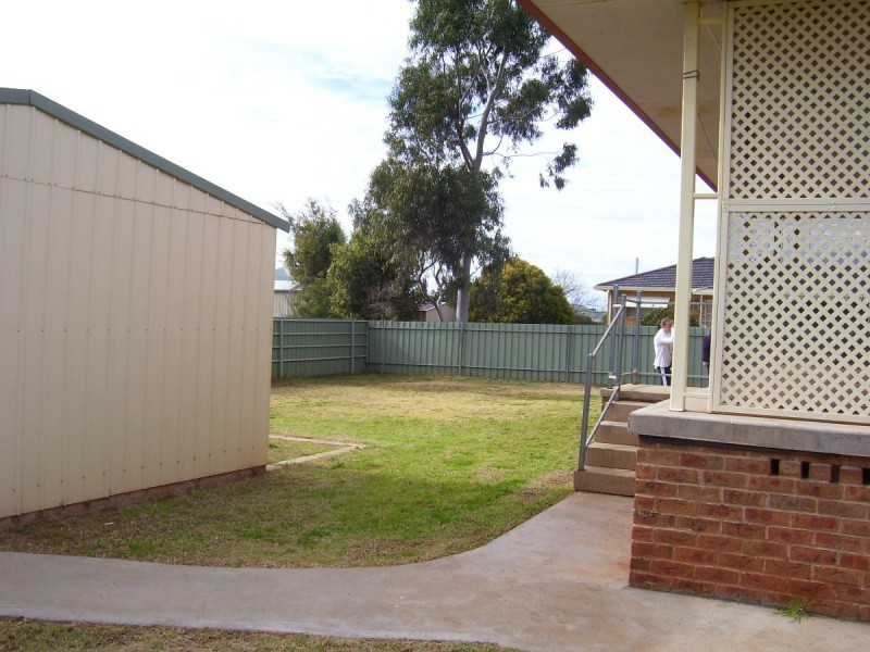 14 Coronation Avenue, Parkes NSW 2870