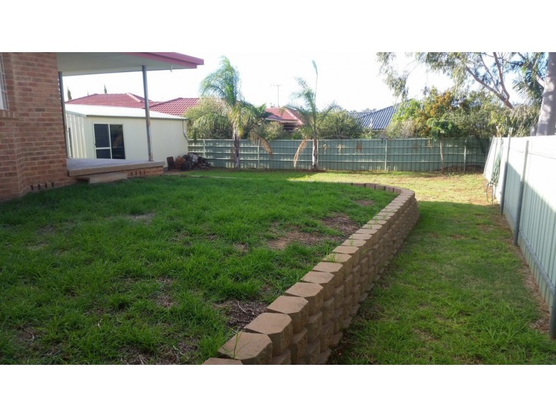 14 Coronation Avenue, Parkes NSW 2870