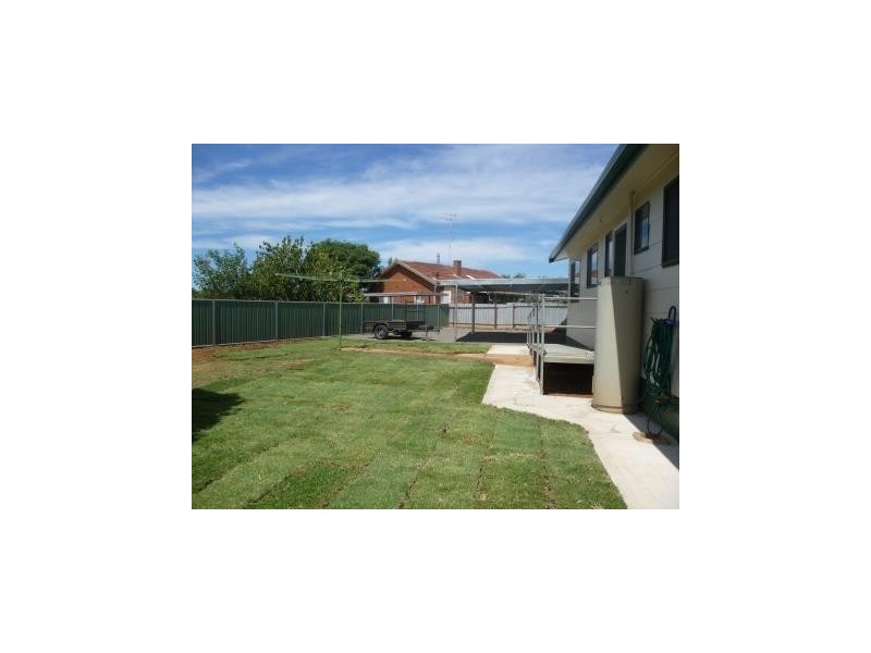 3 Junction Street, Parkes NSW 2870