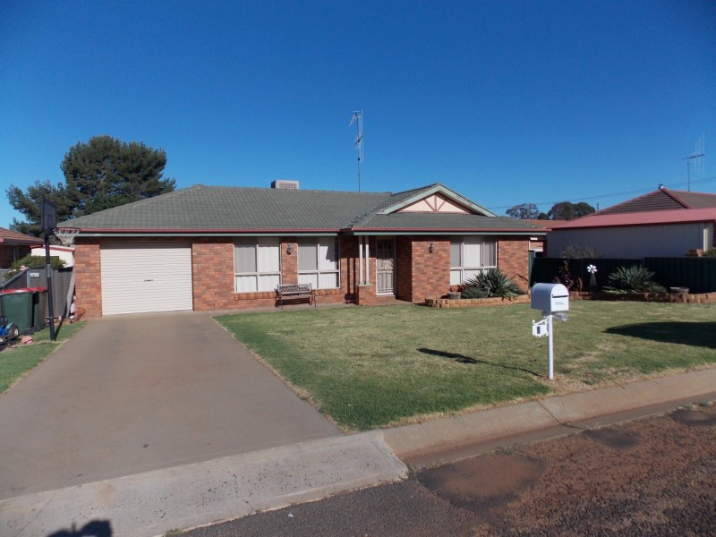 4 Mimosa Avenue, Parkes NSW 2870