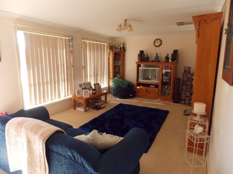 4 Mimosa Avenue, Parkes NSW 2870