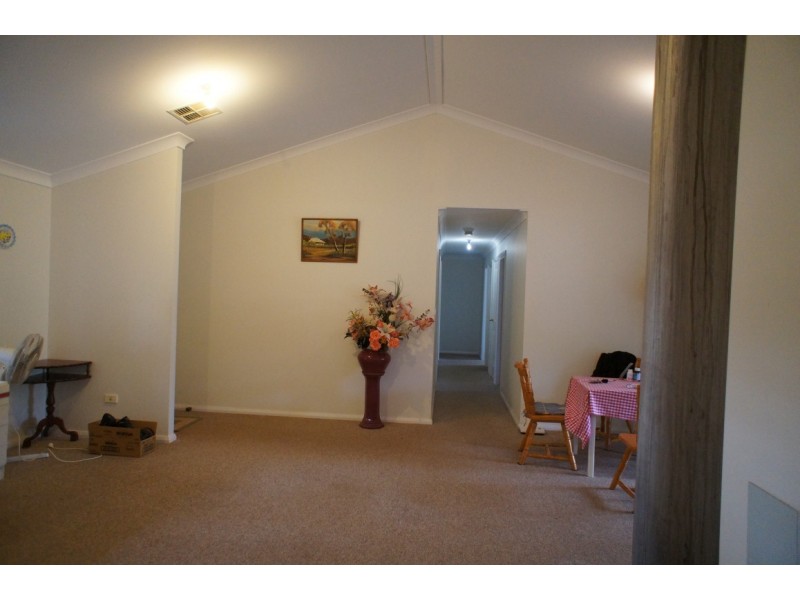9 Adams Ave, Condobolin NSW 2877