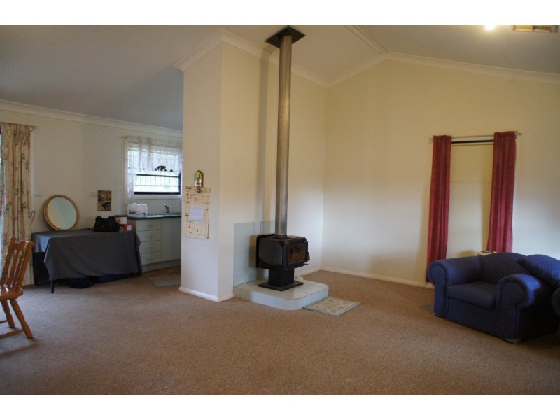 9 Adams Ave, Condobolin NSW 2877