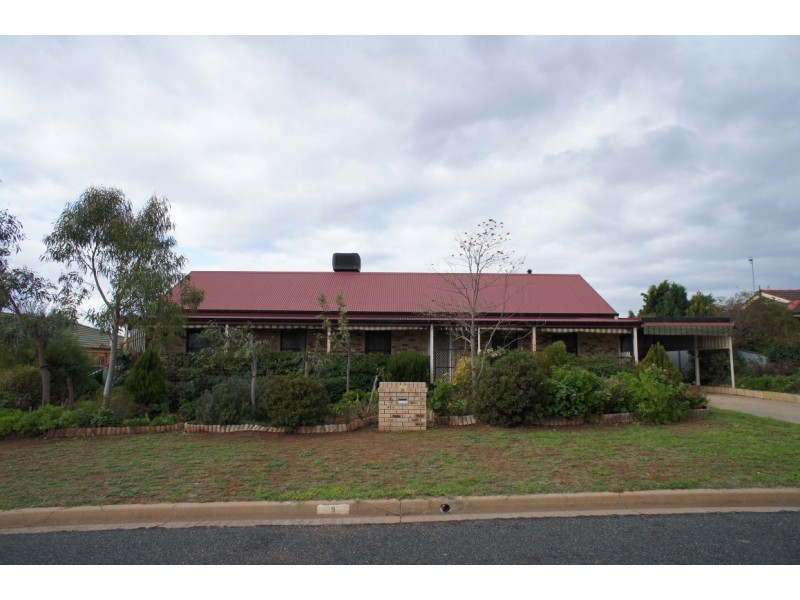 9 Adams Ave, Condobolin NSW 2877