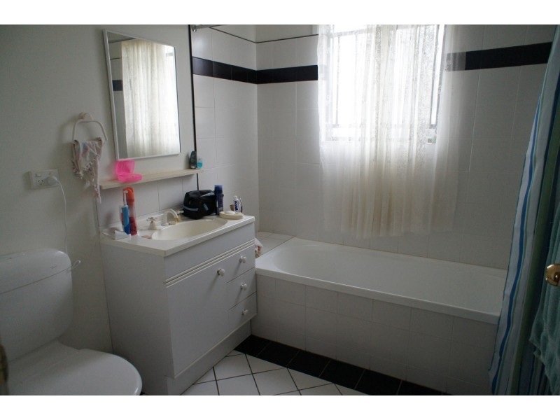 9 Adams Ave, Condobolin NSW 2877