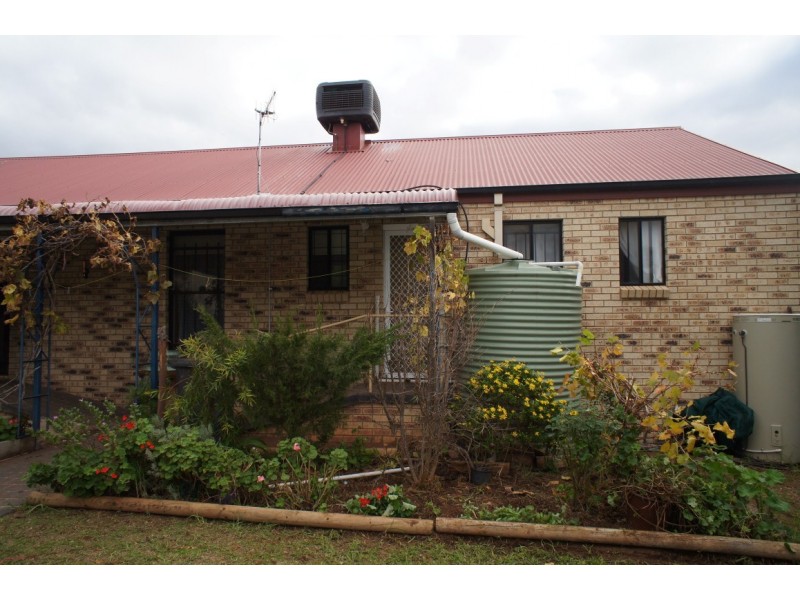 9 Adams Ave, Condobolin NSW 2877