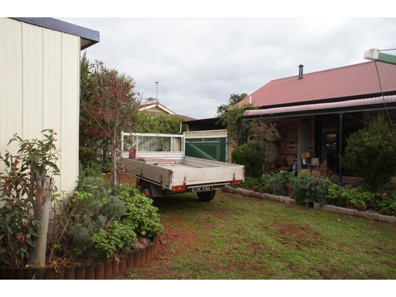 9 Adams Ave, Condobolin NSW 2877