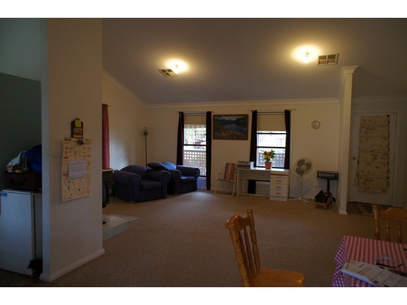 9 Adams Ave, Condobolin NSW 2877
