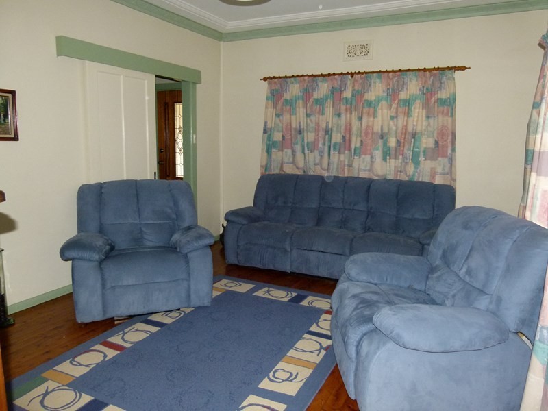 64 Farnell Street, Forbes NSW 2871