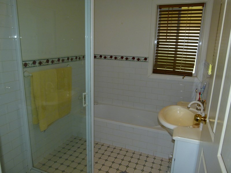 64 Farnell Street, Forbes NSW 2871