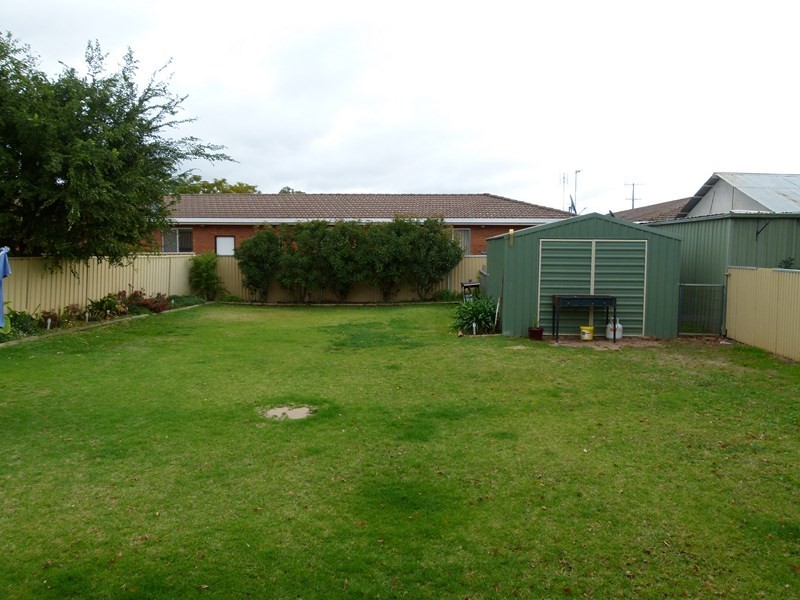 64 Farnell Street, Forbes NSW 2871