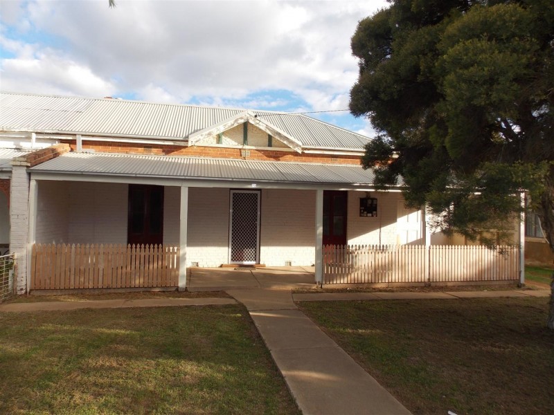 75 Dalton Street, Parkes NSW 2870