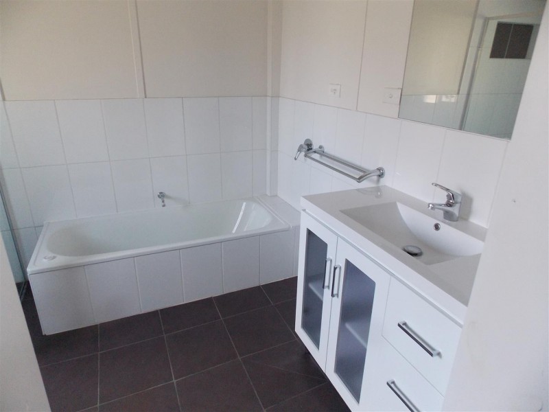 75 Dalton Street, Parkes NSW 2870