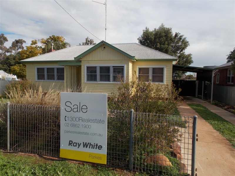 106 Boori Street, Peak Hill NSW 2869