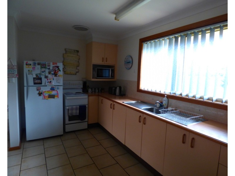 1/16 Ebelina Crescent, Parkes NSW 2870