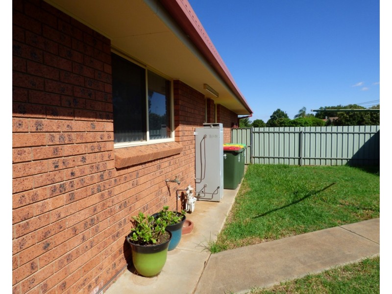 1/16 Ebelina Crescent, Parkes NSW 2870