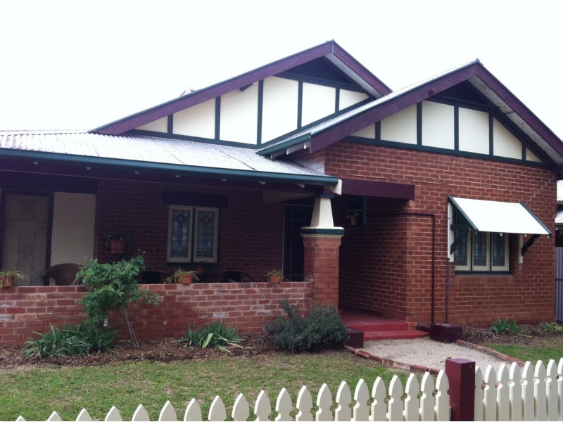 5 Bollinger Street, Parkes NSW 2870